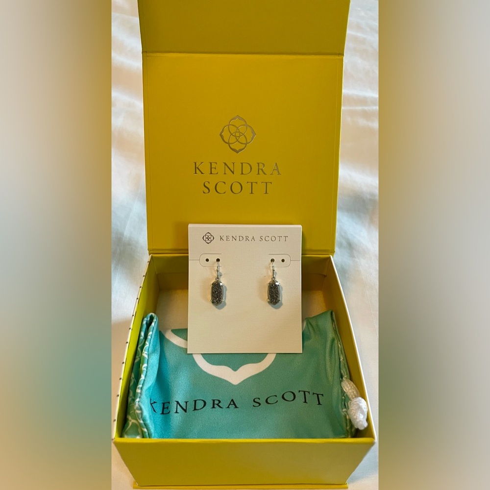Worn once! Kendra Scott Lemmi Platinum Drusy Earrings in Silver Tone